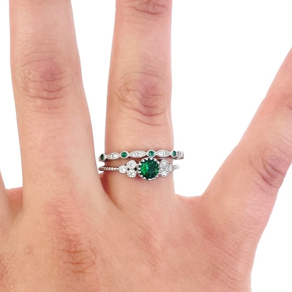 925 Sterling Silver Cubic Zirconia Ring Set - Picture 6 of 9